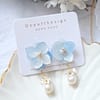 Preserved Hydrangeas x Freshwatrer Pearls Earrings - Short - Image 4