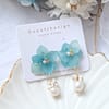 Preserved Hydrangeas x Freshwatrer Pearls Earrings - Short - Image 5