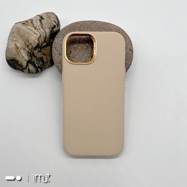 MonoCase: iPhone 15
