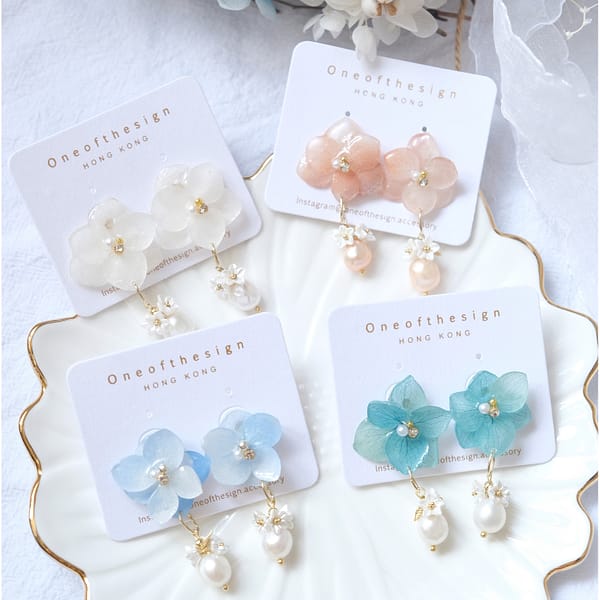 Preserved Hydrangeas x Freshwatrer Pearls Earrings - Short